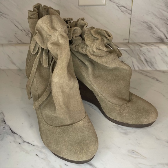 Steve Madden “Matti” Leather Wedge Booties  - Size 8M - Picture 13 of 13